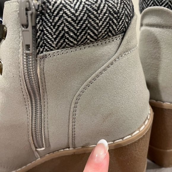 Maurices Claire Gray Knit Collar Lace Up Wedge womens size 7.5 - Picture 8 of 10